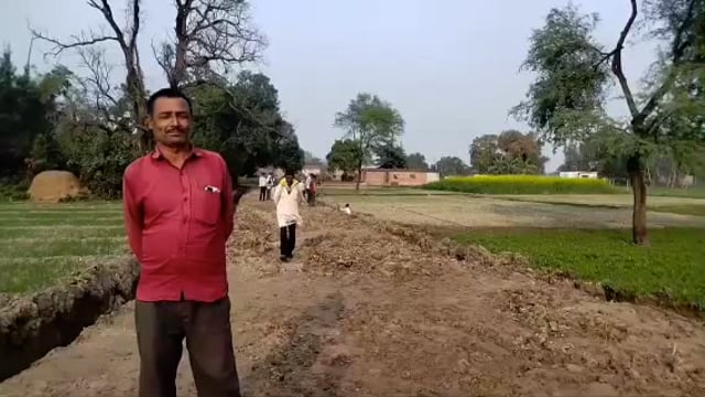 नारायनपुर में तीव्र गति से चल रहा संपर्क मार्ग पर मिट्टी पटाई का कार्य देखिए रिपोर्ट