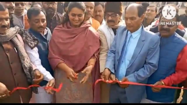 तेलिया खेल मैदान पर आयोजित मृणालिनी क्रिकेट टूर्नामेंट मैच का उद्घाटन जमुई विधायिका श्रेयसी सिंह ने फीता काटकर किया