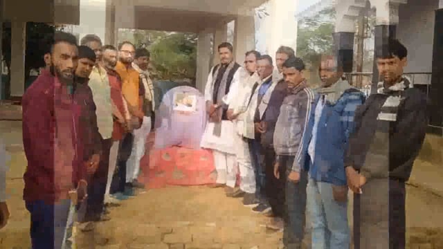 भारतीय जनता पार्टी के कार्यकर्ताओं ने बेलहर के ठाकुरवाडी में मनाया शोक सभा*
