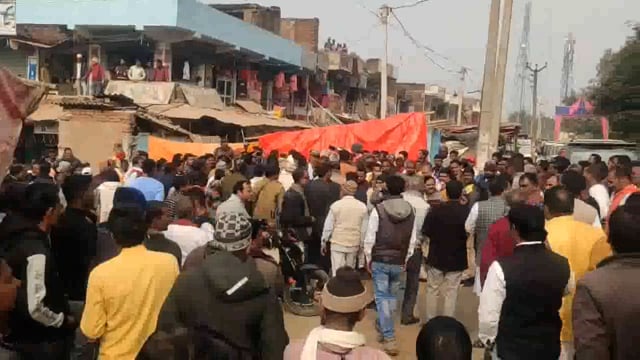 *सांसद व विधायक ने संयुक्त रूप से तीन सड़कों का किया शिलान्यास*