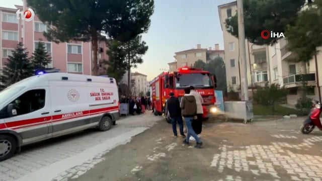 Apartman Dairesinde Yangın Çıktı 5 Kişi Dumandan Etkilendi