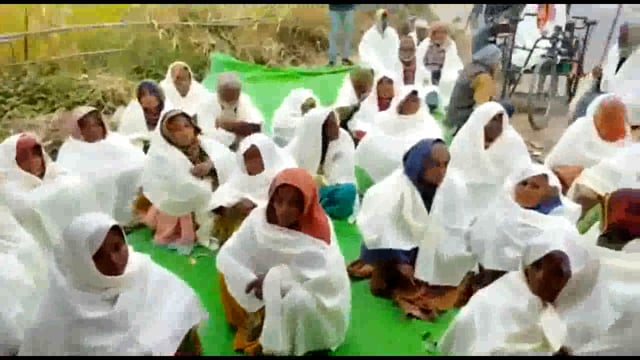 नववर्ष पर जय श्री साँईं सेवा संस्थान राहटीकर ने गरीब व असहाय लोगों को कम्बल मिठाईयाँ वितरित किया

