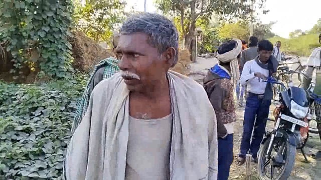 तालाब व रास्तों पर दबंगों ने किया कब्जा, गरीब रास्ते के लिए परेशान#Prayagraj 