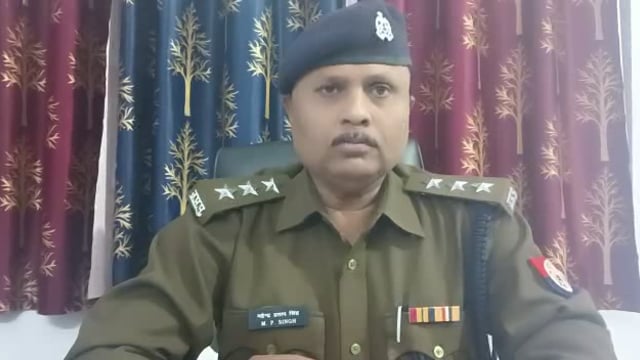 थाना बिधूना के अन्तर्गत युवक द्वारा अत्महत्या किये जाने की घटना के सम्बन्ध में क्षेत्राधिकारी बिधूना 