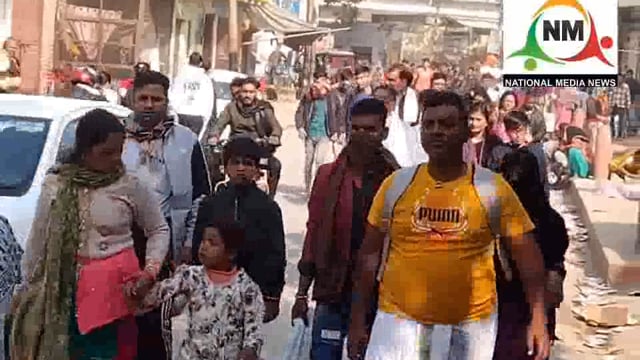 नववर्ष पर धर्मनगरी वृंदावन में परिक्रमार्थी भक्तों ने लगाई पंचकोसीय परिक्रमा।