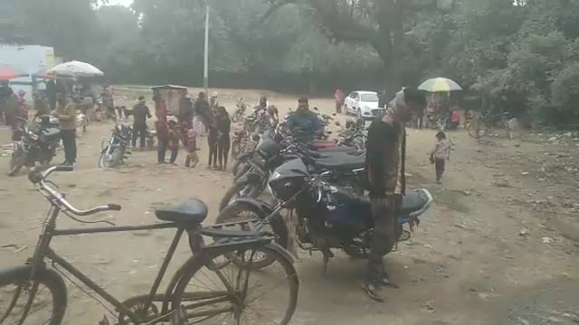 वजीरगंज के बाल्हाराई स्थित बाबा बालेश्वरनाथ मंदिर पर नव वर्ष के पहले सोमवार हुआ शिवभक्तों का जमावडा, किया जलाभिषेक