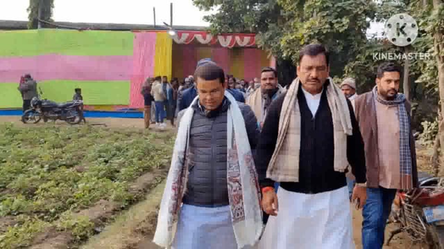 फुल्लीडुमर प्रखंड उत्तरी जिला परिषद सदस्य के सौजन्य से लिट्टी विथ दीपांकर का हुआ आयोजन