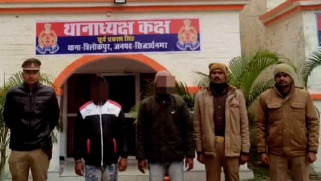 त्रिलोकपुर पुलिस ने 10000रु के इनामिया गैंगस्टर एक्ट से संबन्धित 2 नफर वांछित अभियुक्त को सोहना बड़हरा विसुनपुर से किया ग