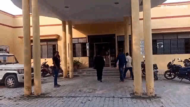 आरटीओ ऑफिस में है दलालों का जमावड़ा