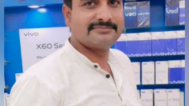 तरबगंज- मोतीगंज मार्ग पर महराजगंज बाजार के पास खंभे से टकराया बाइक सवार, हुई मौत, परिजनों मे मचा कोहराम