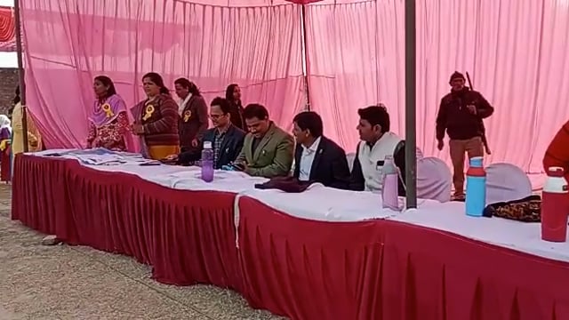 पांच दिवसीय खेलकूद प्रतियोगिता एसडीएम कुंडा की मौजूदगी में हुआ समापन
विजेता टीम के खिलाड़ियों को किया सम्मानित