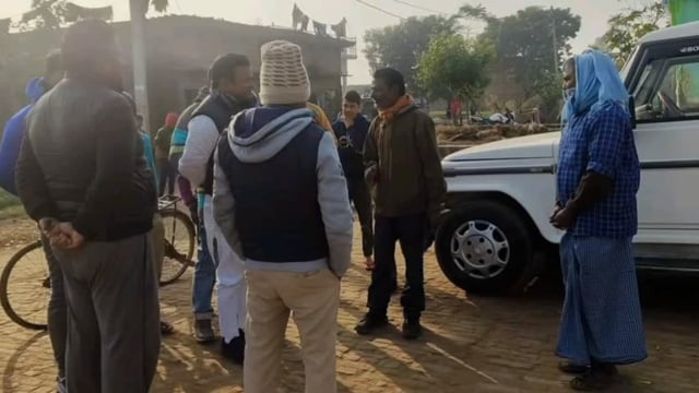 भीषण ठंड को देखते हुए कांग्रेस जिला चेयरमैन नादिर सलाम ने क्षेत्रवासियों का जाना हाल ।