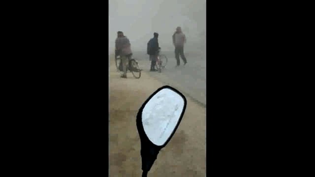 भीषण शीतलहर में आइंस्टिंन पब्लिक स्कूल खुला, 
प्रशासन आदेश किया दरकिनार
विगत दिनों ठण्ड लगने से छात्रा की हुयी मौत