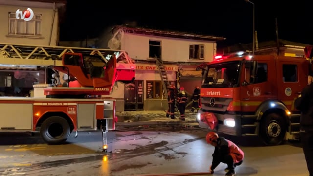 Ahşap Ev Alev Topuna Döndü, Komşular Sesi Havai Fişek Sandı