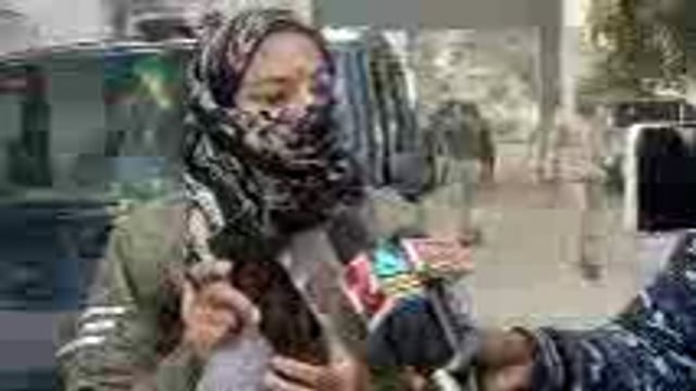 न्याय के लिए चक्कर काट रही महिला