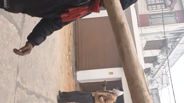 कड़ाके की ठंड और घने कोहरे में भी इमामगंज बाजार में अभी तक नहीं जलाए गए अलाव