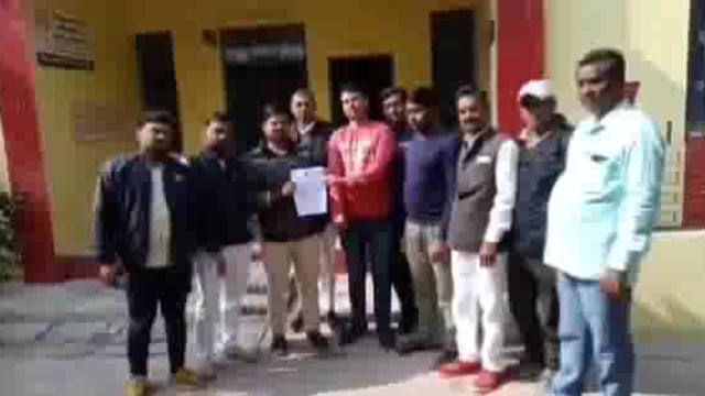 ए आई एम आई एम ने एस डी एम से अलाव जलवाए जाने की मांग की