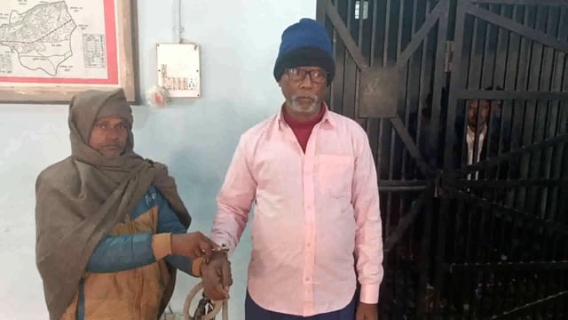 सूरजगढ़ थाना पुलिस ने एक व्यक्ति को 2 बोतल अंग्रेजी शराब के साथ गिरफ्तार कर उसे भेजा गया जेल