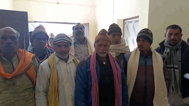 सूरजगढ़ा के किसानों ने यूरिया की किल्लत को लेकर प्रखंड कृषि पदा०को एक लिखित आवेदन देकर यूरिया उपलब्ध कराने की मांग की