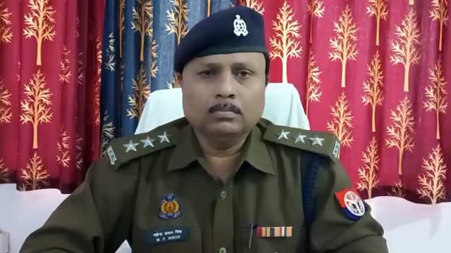 आज दिनांक 13,01,2023 को बिधूना कुदरकोट मार्ग पर ईको वैन के दुर्घटनाग्रस्त होने से 08 व्यक्तियों के घायल होने के संबंध मे