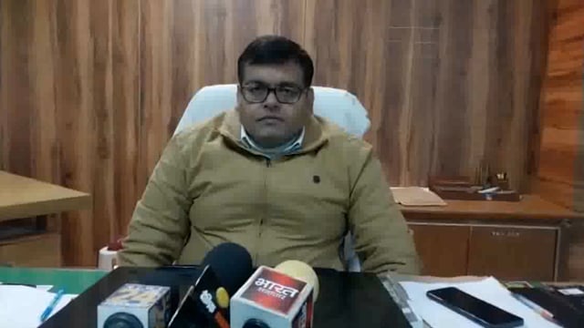 विकास कार्यों में लाएं तेजी कलेक्ट्रेट में डीएम संजीव रंजन
