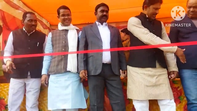 झरना मेला महोत्सव का विधायक मनोज यादव,  प्रखंड प्रमुख एवं जीव सदस्य ने संयुक्त रूप से फीता काटकर  किया शुभारंभ