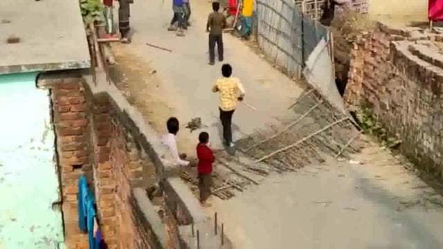 बड़ी चातर गांव में जमीनी विवाद को लेकर दो पक्षों में खूनी जंग, दर्जनों लोग घायल
