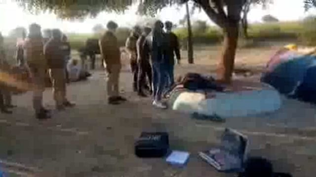 अज्ञात कारणों के चलते 35 वर्षीय युवक ने लगाई फांसी

एट जालौन
