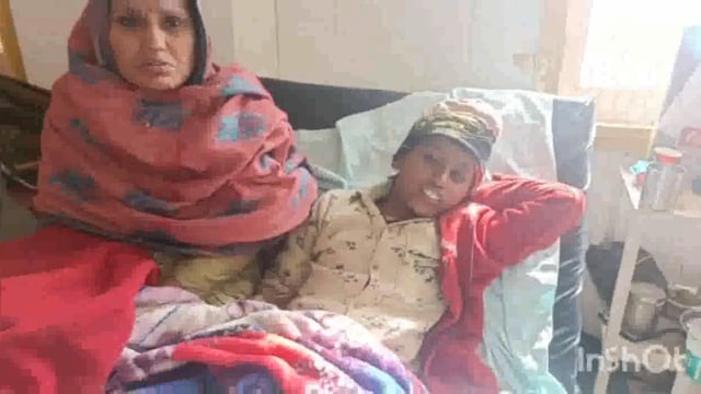 मथुरा में डीग गेट के समीप अज्ञात टेंपो चालक ने 10 वर्षीय बालक को मारी टक्कर घायल को जिला अस्पताल में कराया भर्ती