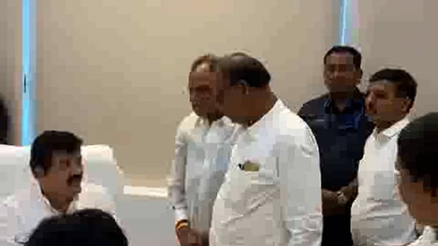 नागलगावचे सरपंच सुभाष राठोड यांनी कॅबिनेट मंत्री संजय राठोड यांची घेतली मुंबई येथे भेट