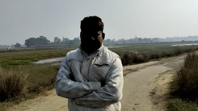 बलरामपुर:योगी सरकार के गड्ढा मुक्त अभियान की हकीकत सुनिए राहगीर की जुबानी।