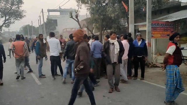 पथरा में दो बाइक सवार की आपस में जोरदार भिड़ंत एक की हालत गंभीर मौके पर पहुंची पथरा पुलिस