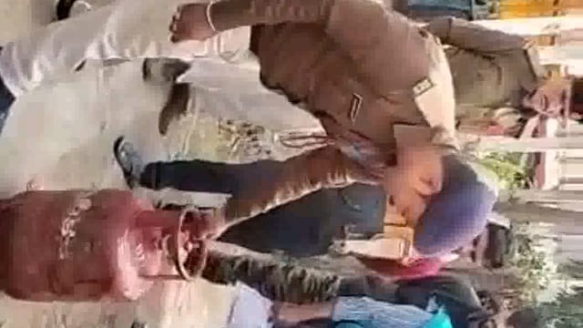 मॉक ड्रिल के माध्यम से सिलेंडर में आग लगने से बचाव को लेकर आम लोगों को किया गया जागरूक