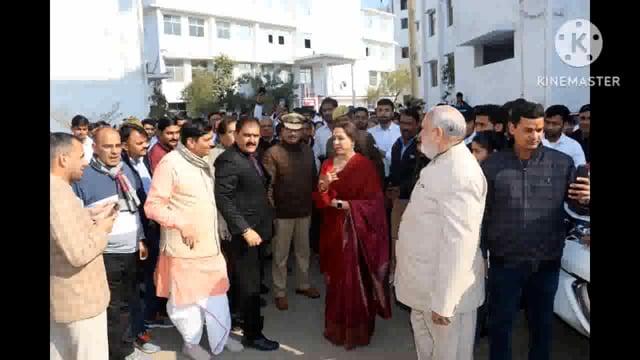 केएम हॉस्पिटल में प्राइवेट विंग का  उद्घाटन करती सांसद हेमामालिनी व  जिला पंचायत अध्यक्ष किशन सिंह चौधरी