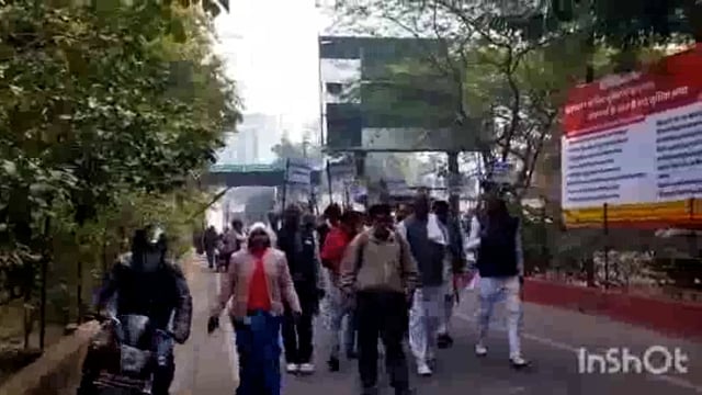 ब्रज चौरासी कोस परिक्रमा मार्ग में बदलाव किए जाने को लेकर ग्रामीणों में आक्रोश जिला अधिकारी को दिया ज्ञापन