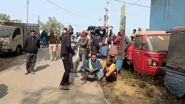 मेदनी चौकी थाना क्षेत्र के हुसैना गांव में दो पक्षों के बीच हुई मारपीट एवं गोलीबारी भी हुई