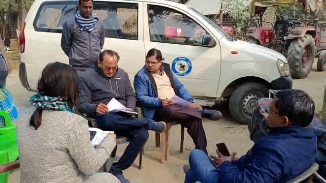 पटना के टीमों ने हरिपुर महमदिया गांव में पहुंच पशुपालकों से पशुओं में चल रहे टीकाकरण का लिया फिटबैक
