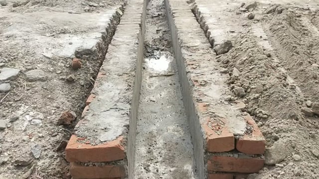 प्रतापगढ़ जिले के बिहार ब्लॉक के देवर पट्टी ग्राम सभा के अंबेडकरनगर में गुणवत्ता विहीन बन रही नाली ग्रामीणों में आक्रोश,