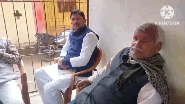 ग्रामीणों द्वारा जमाबंदी ऑनलाइन नहीं करने की शिकायत पर प्रखंड प्रमुख गौतम प्रकाश ने  फुल्लीडुमर अंचलाधिकारी से की बात