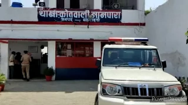 नगर नानपारा में सनिचर की बाज़ार की वजह जाम के झाम में फसे लोग नही हुआ समस्या का समाधान 