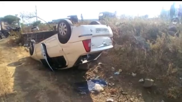 देगलूर रोडवरील आयटी आय कॉलेज जवळ झालेल्या कार अपघातात एका मजुरांचा मृत्यू