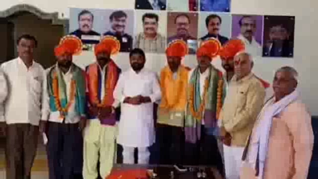 माजी आमदार सुधाकर भालेराव यांच्या निवासस्थानी होकर्णा येथील नूतन सरपंचाचा सत्कार