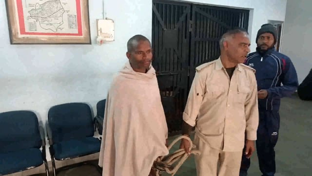 सूरजगढ़ा पुलिस ने एक वारंटी को गिरफ्तार कर उसे भेजा लखीसराय जेल
