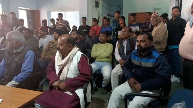 आदर्श थाना सूरजगढ़ा में सीएम की समाधान यात्रा एवं सरस्वती पूजा को लेकर एक आवश्यक बैठक की गई