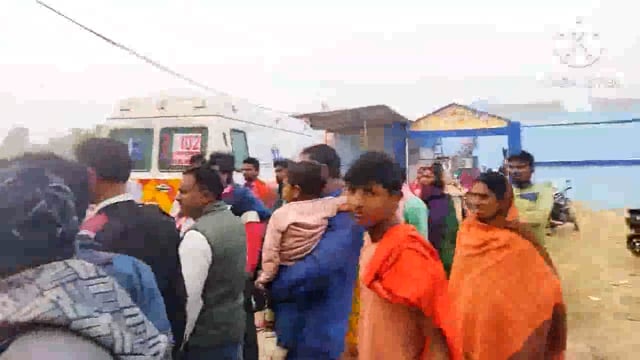 खेसर बाजार में ऑटो के धक्के से 5 वर्षीय बच्ची जख्मी, फुल्लीडुमर अस्पताल लाने पर जांच के बाद डॉक्टरों ने किया मृत घोषित