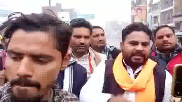 दिबियापुर नगर में बागेश्वर धाम के खिलाफ टिप्पणी करने वाले श्याम मानव का फूंका पुतला, श्रीराम सेना के जिला अध्यक्ष ने कहा