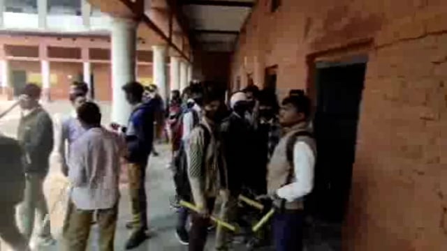 माध्यमिक शिक्षा परिषद की प्रयोगात्मक परीक्षाएं हुई प्रारंभ सेक्टर मजिस्ट्रेट ने किया परीक्षा का निरीक्षण


