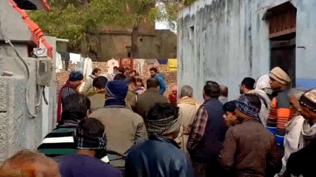 खैर कोतवाली के गांव गौमत मैं गृह क्लेश के चलते 35 वर्षीय महिला ने लगाई आग पुलिस ने सब को कब्जे में लेकर कराया पोस्टमार्ट