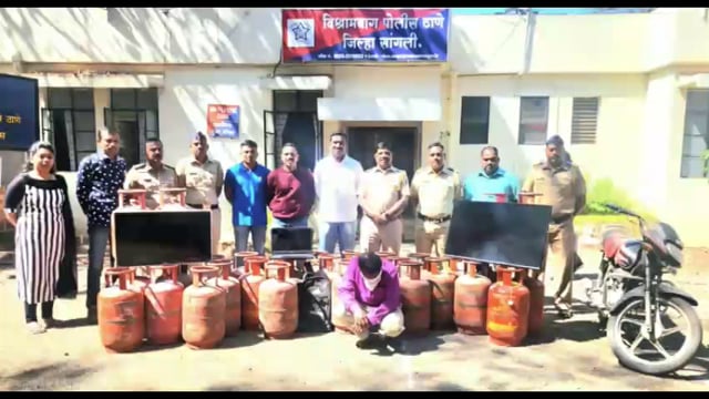 मोटरसायकल, गॅस सिलेंडर व घरफोडी करणारा सराईत चोरटा विश्रामबाग पोलिसांच्या जाळ्यात