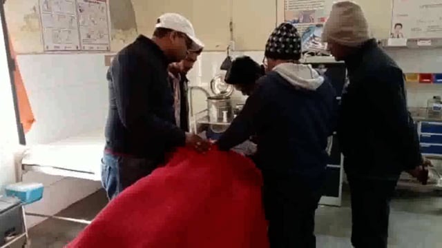 कोतवाली खैर कांटा के समीप अज्ञात वाह ने बाइक सवार को मारी टक्कर बाइक सवार गंभीर रूप से घायल